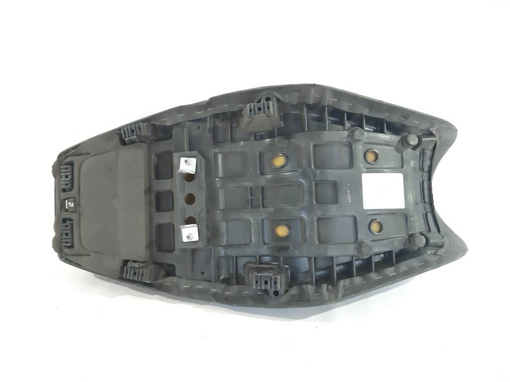 Товары с дефектами Сиденье двойное (дефект)  Kawasaki GTR-1400 2010-2014 530660251MA Kawasaki GTR-1400 5