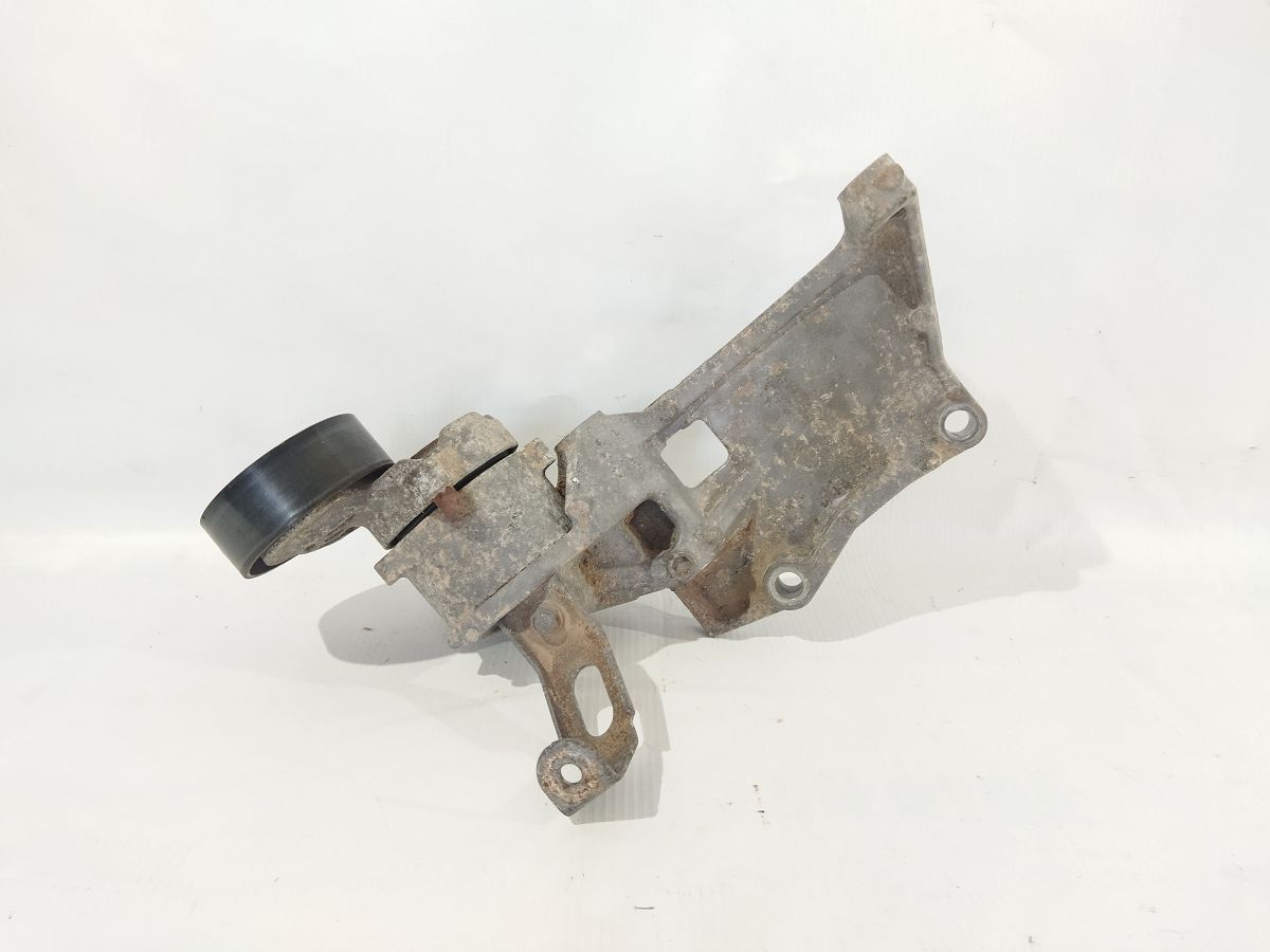 Forester. Натягувач приводного ременя Subaru Forester 2014-2018 23769AA040 Subaru Forester