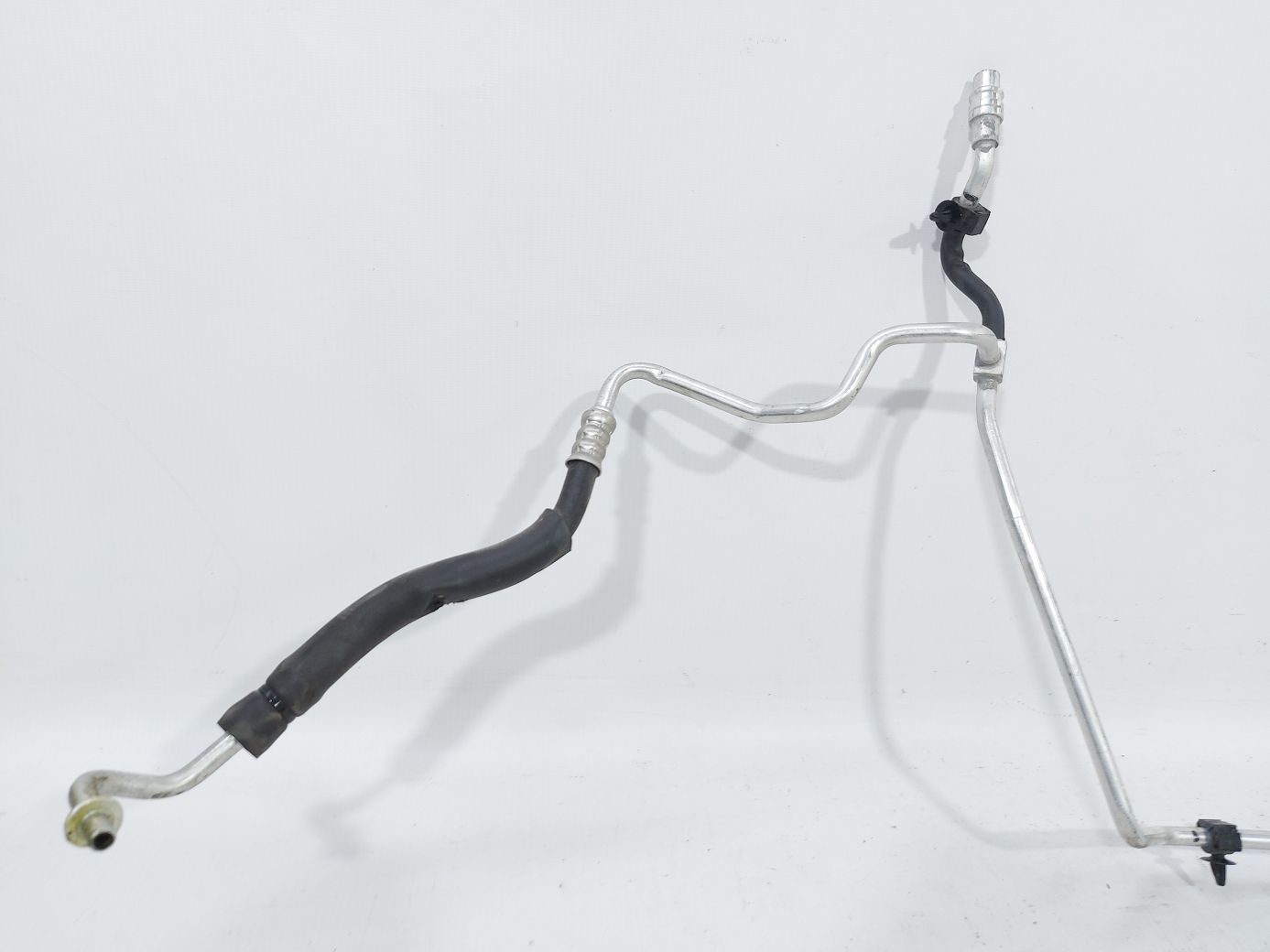 Malibu Трубка кондиціонера Chevrolet Malibu 2018 84613081 Chevrolet Malibu 8 Malibu Трубка кондиціонера Chevrolet Malibu 2018 84613081 Chevrolet Malibu 8