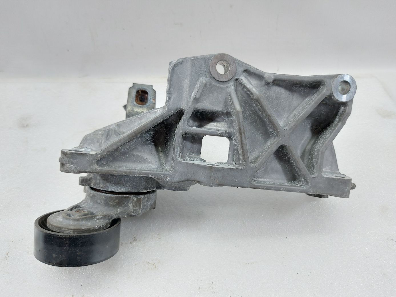 Forester Ролик натяжний ременя генератора Subaru Forester 2014-2018 23769AA111 Subaru Forester 2 Forester Ролик натяжний ременя генератора Subaru Forester 2014-2018 23769AA111 Subaru Forester 2