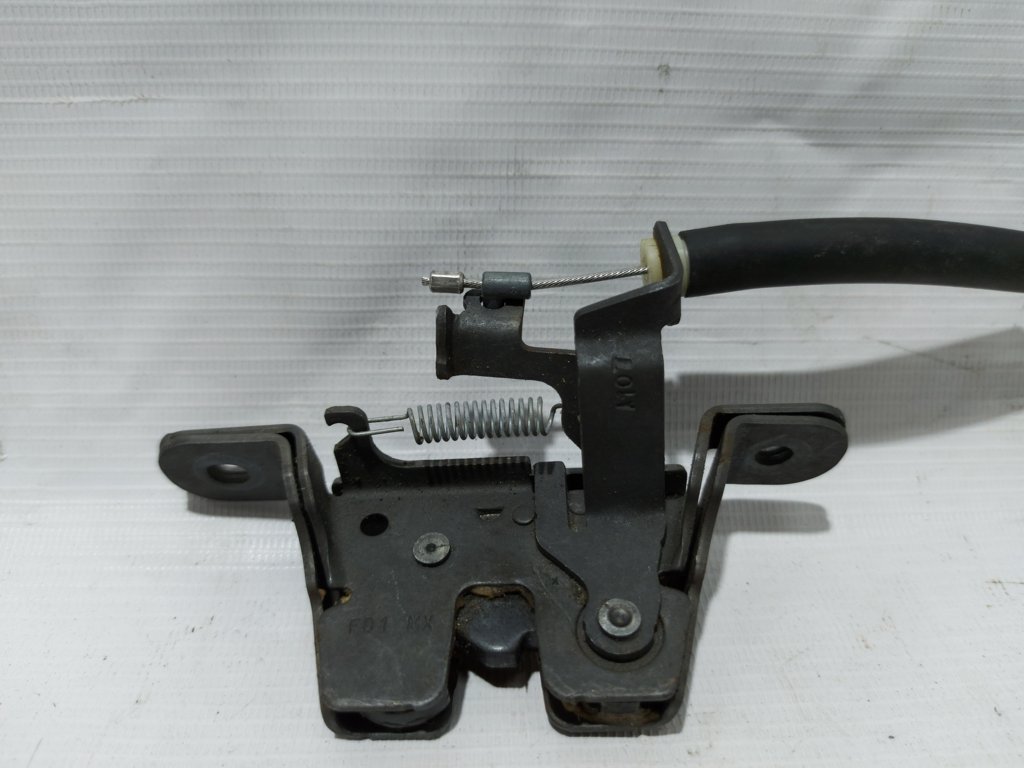 Passat s Замок відкидання спинки заднього ряду сидінь лівий Volkswagen Passat S 2012-2019 561885681D Volkswagen Passat S 13