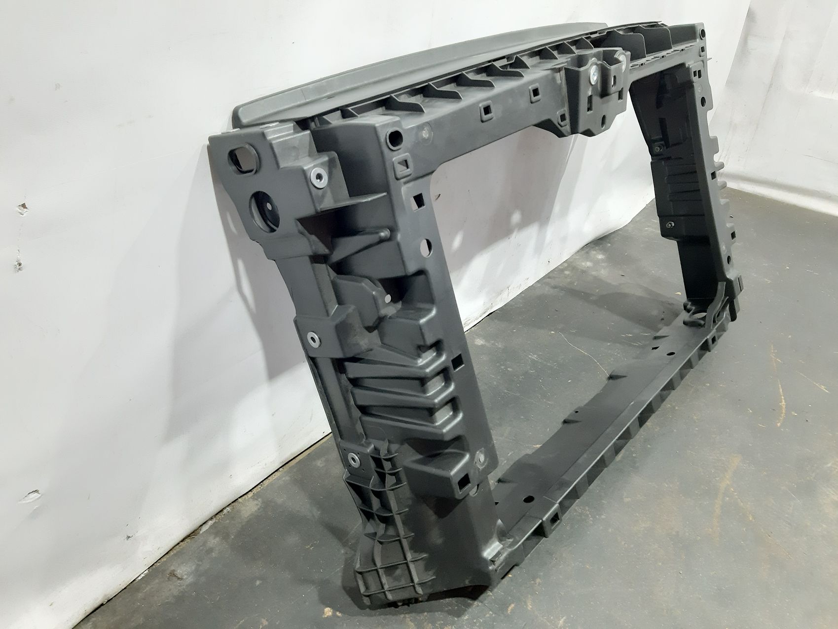  Передняя панель (телевизор) Volkswagen Passat B8 `16-19 Volkswagen Passat B8 9