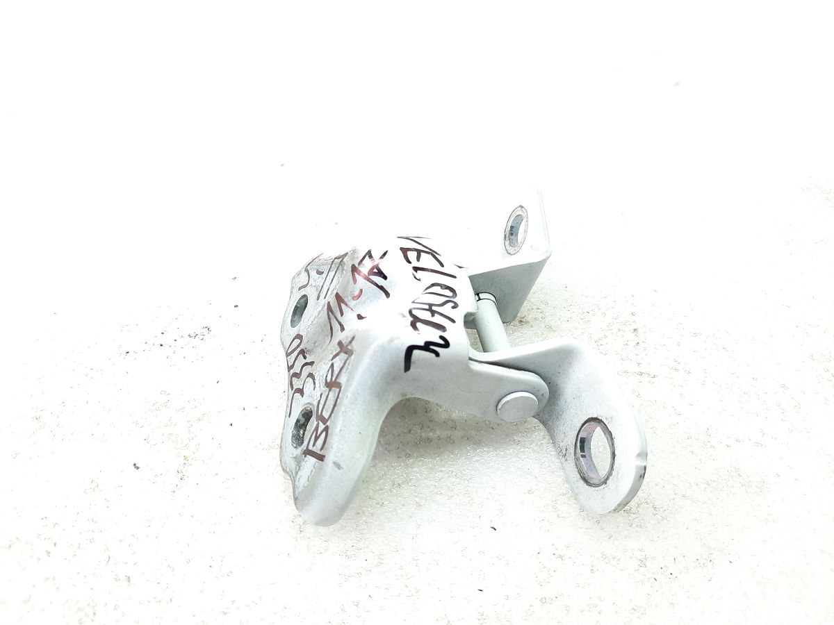 Veloster Петля дверей задньої правої верхня Hyundai Veloster 2012-2021 793402V000 Hyundai Veloster 2