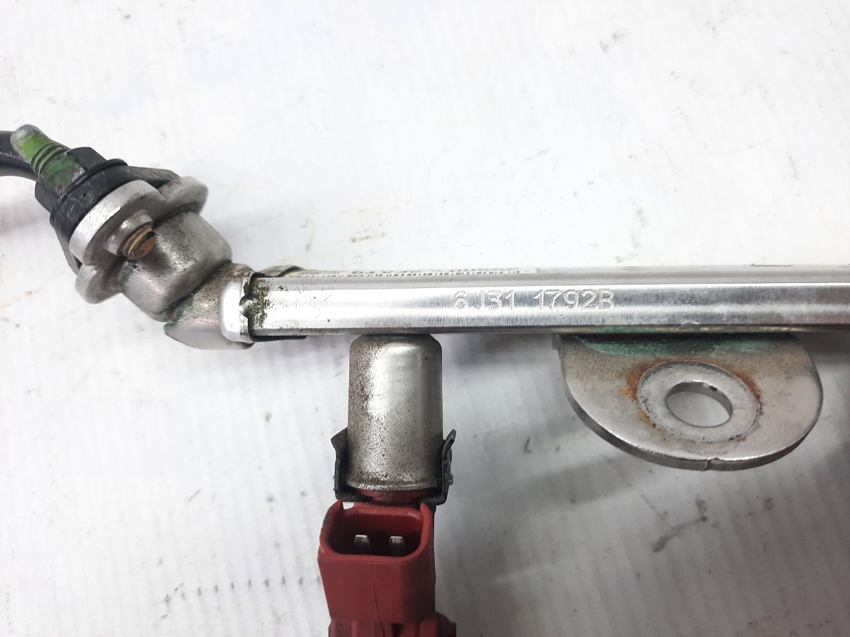 Elantra Паливна рейка Hyundai Elantra 2017-2020 353402E700 Hyundai Elantra 4