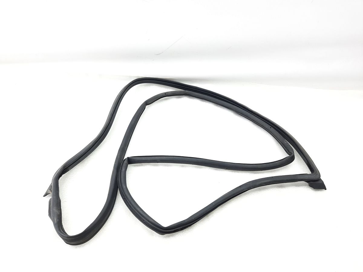 Accord. Уплотнительная резинка двери передней правой Honda Accord 2008-2012 72310TA5A02 Honda Accord