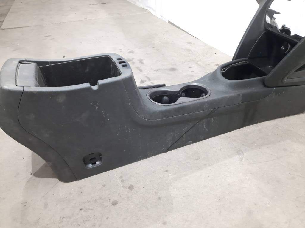 Dart Консоль центральна Dodge Dart 2014-2016 1YZ07DX9AC Dodge Dart 32