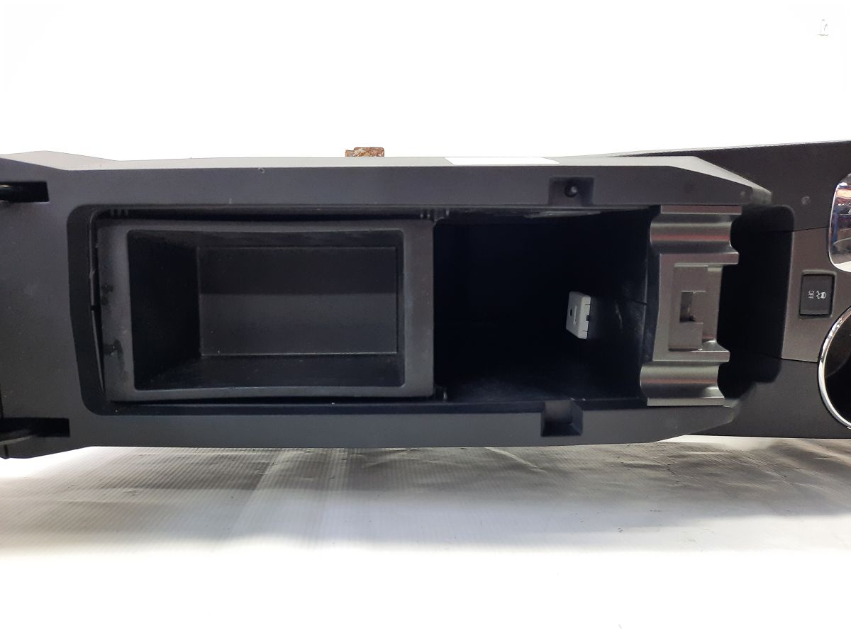 Equinox Консоль центральная Chevrolet Equinox 2015 23216797 Chevrolet Equinox 13