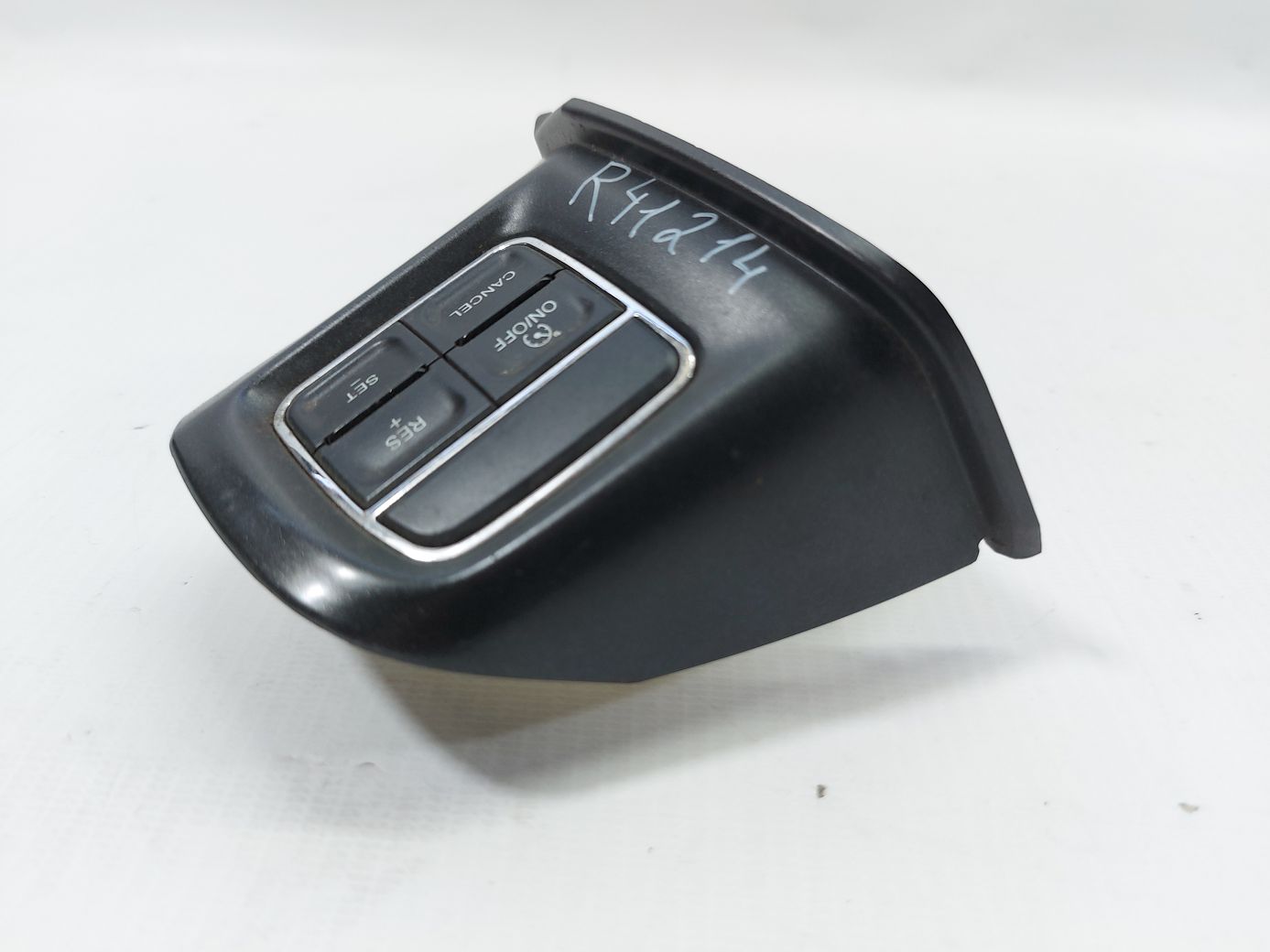 Dart Кнопки рульового колеса праві Dodge Dart 2013-2016 68140288AC Dodge Dart 3