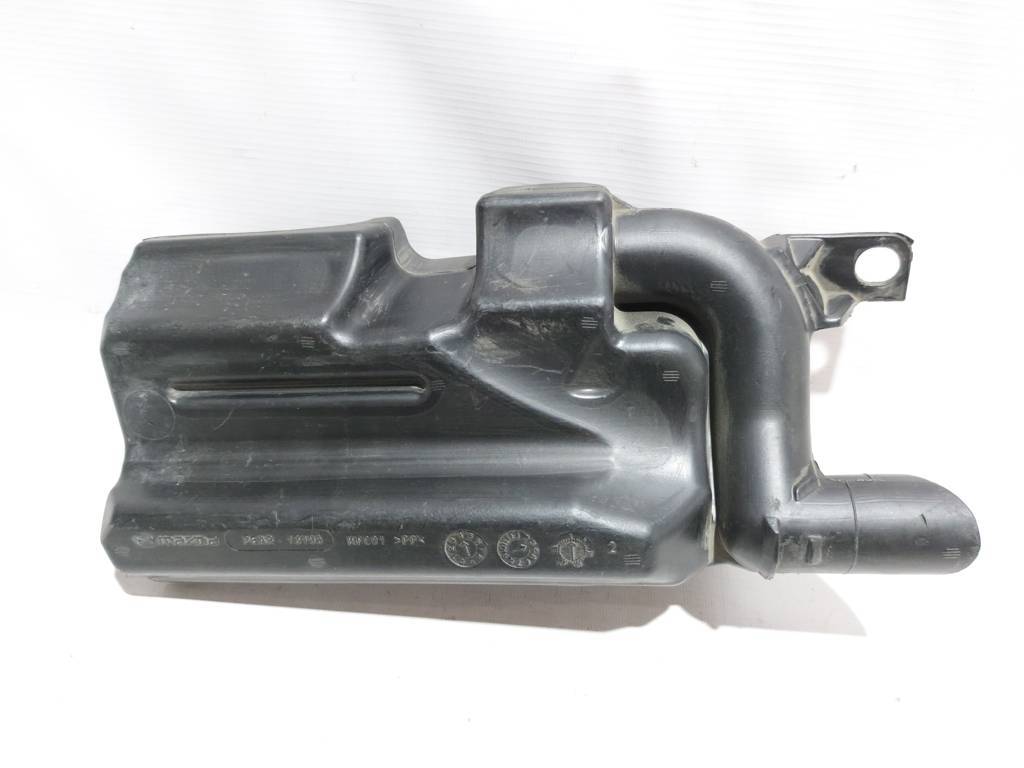 3 Резонатор воздухозаборника Mazda 3 2014-2018 PEAR13195 Mazda 3 13