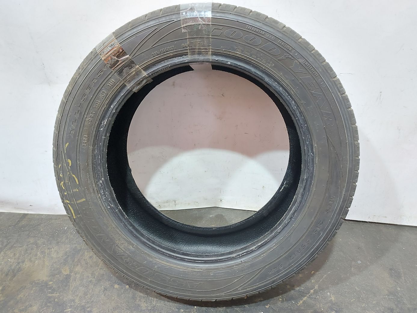  Резина GoodYear 215/55R17 1