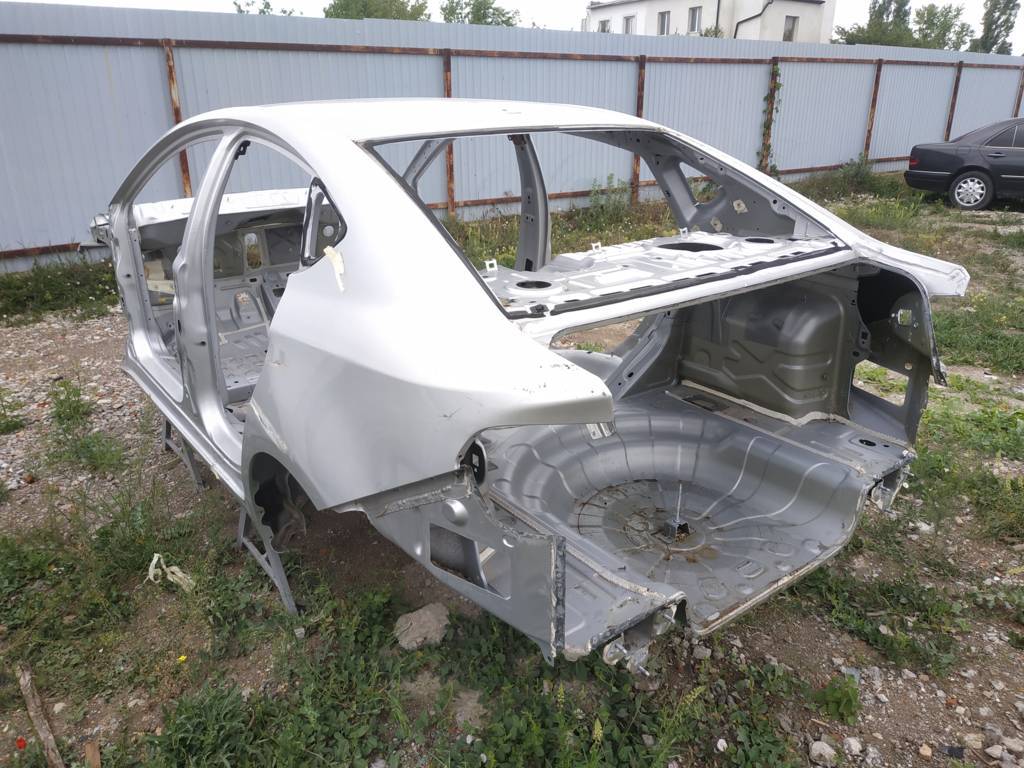 Dart Кузов голый (можно резать) Dodge Dart 2013 68081184AA Dodge Dart 4