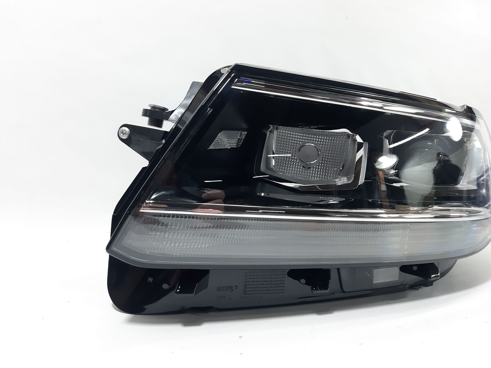 Фари головного світла Фара передня ліва (ксенон) Volkswagen Tiguan 2018-2021 5NL-941-005 Volkswagen Tiguan 2