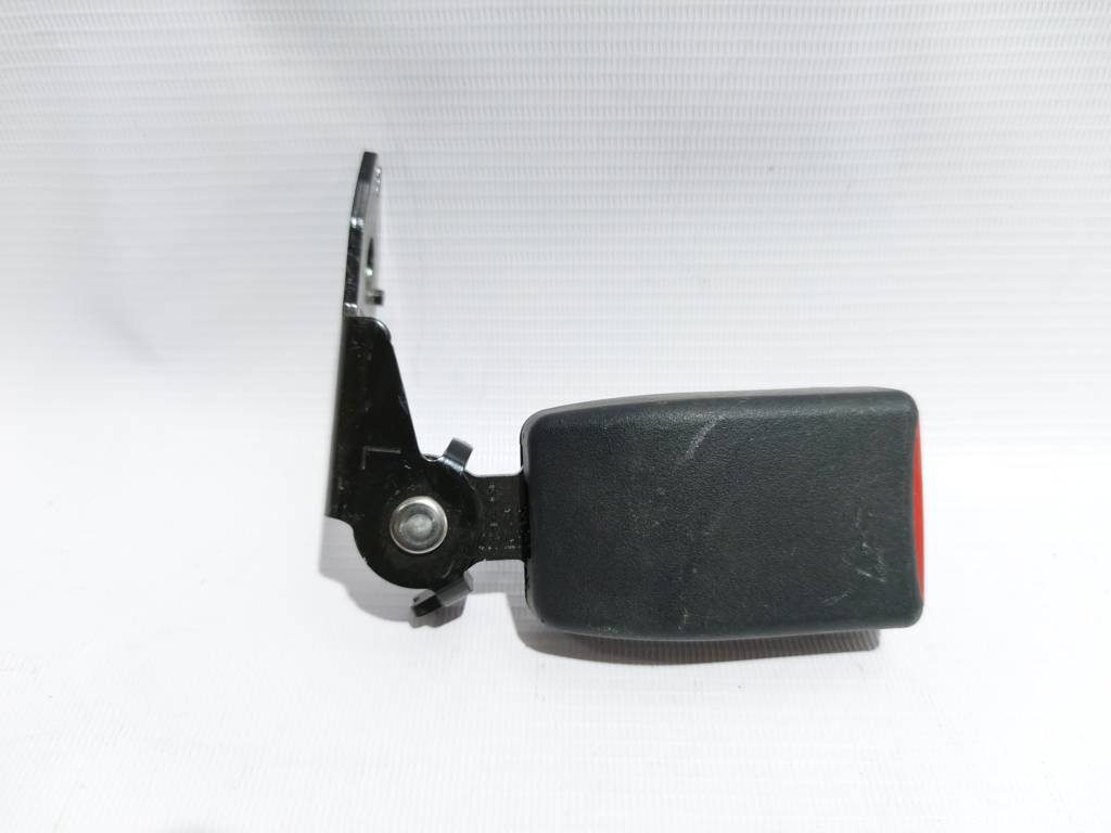3 Замок ремня безопасности заднего правый Mazda 3 2014-2018 BJY757720A Mazda 3 2