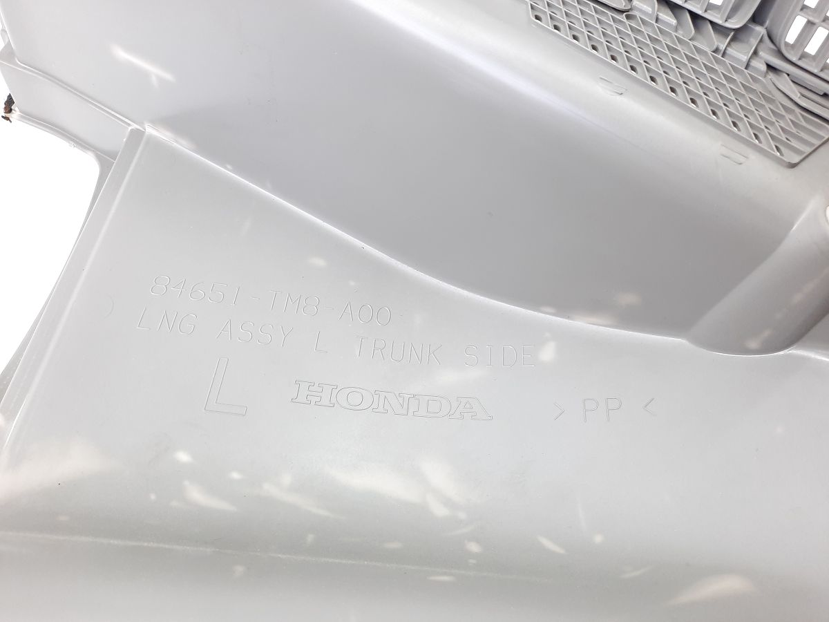 Insight Обшивка багажного відділення Honda Insight 2010-2011 84651TM8A01ZA Honda Insight 5