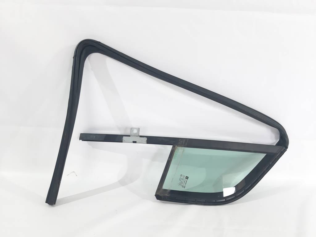 Trax Стекло (форточка) двери передней правой Chevrolet Trax 2015-2021 94518428 Chevrolet Trax 4