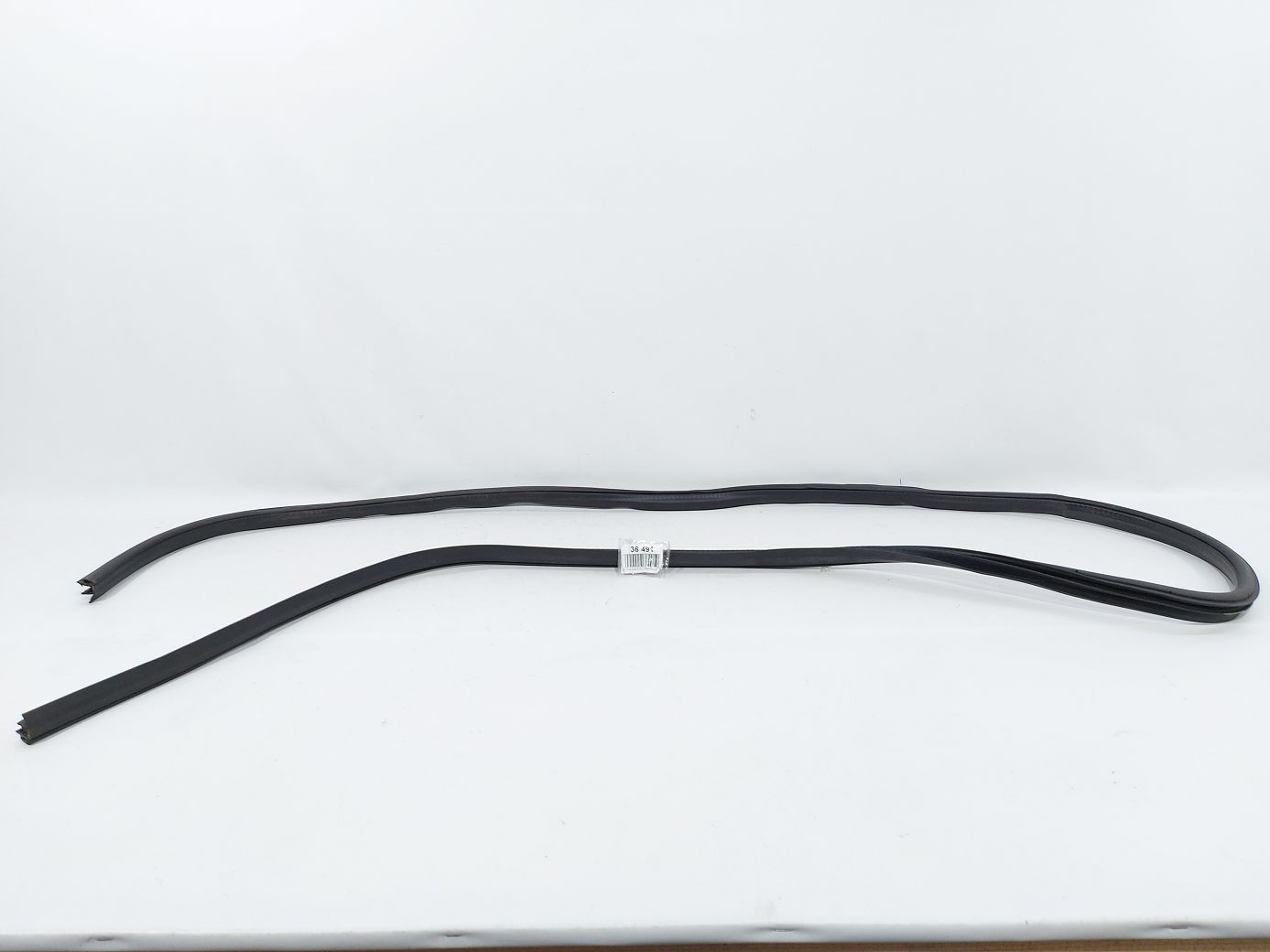 Compass. Уплотнительная резинка проема двери передней правой Jeep Compass 2007-2017 5074642AJ Jeep Compass