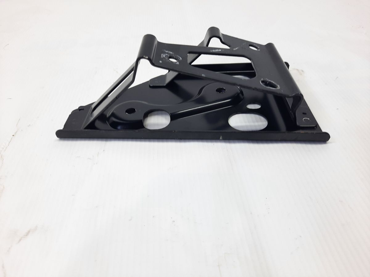 Insight Кронштейн накладки отдыха ноги Honda Insight 2010-2014 46991TM8G00 Honda Insight 5