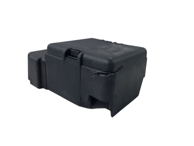 Equinox Кришка блокування запобіжників под капотом Chevrolet Equinox EV 2024-2025 85628191 Chevrolet Equinox EV 3
