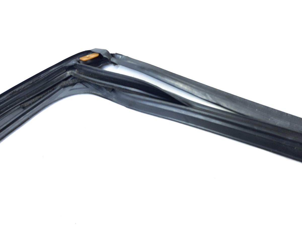 Malibu Напрямна гумка скла дверей задньої лівої Chevrolet Malibu 2013-2016 23478314 Chevrolet Malibu 9 Malibu Напрямна гумка скла дверей задньої лівої Chevrolet Malibu 2013-2016 23478314 Chevrolet Malibu 9