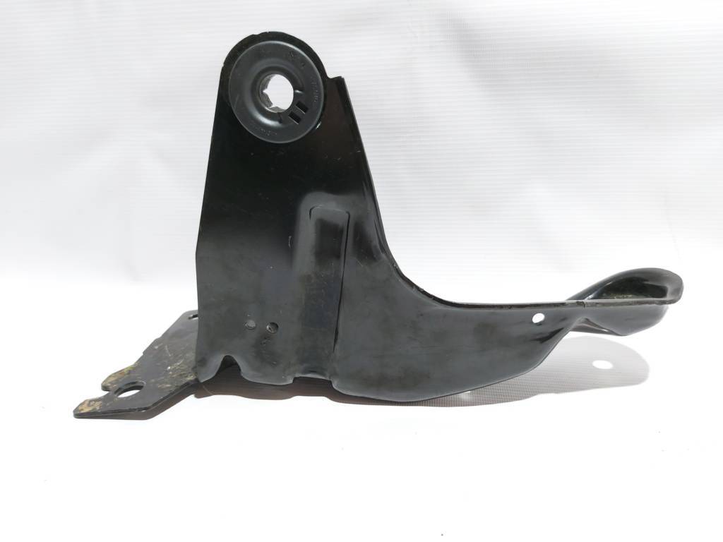 Fusion Кронштейн крепления спинки сидения задний правый Ford Fusion 2013-2016 DS7Z9661320B Ford Fusion 2