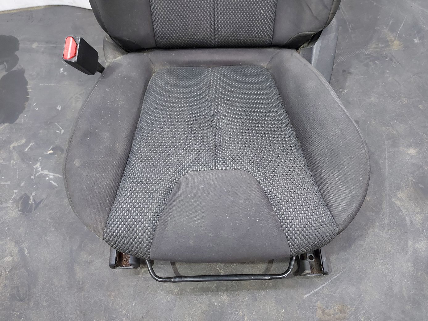 Dart Сидение водителя Dodge Dart 2014-2016 5LJ17DX9AB Dodge Dart 2