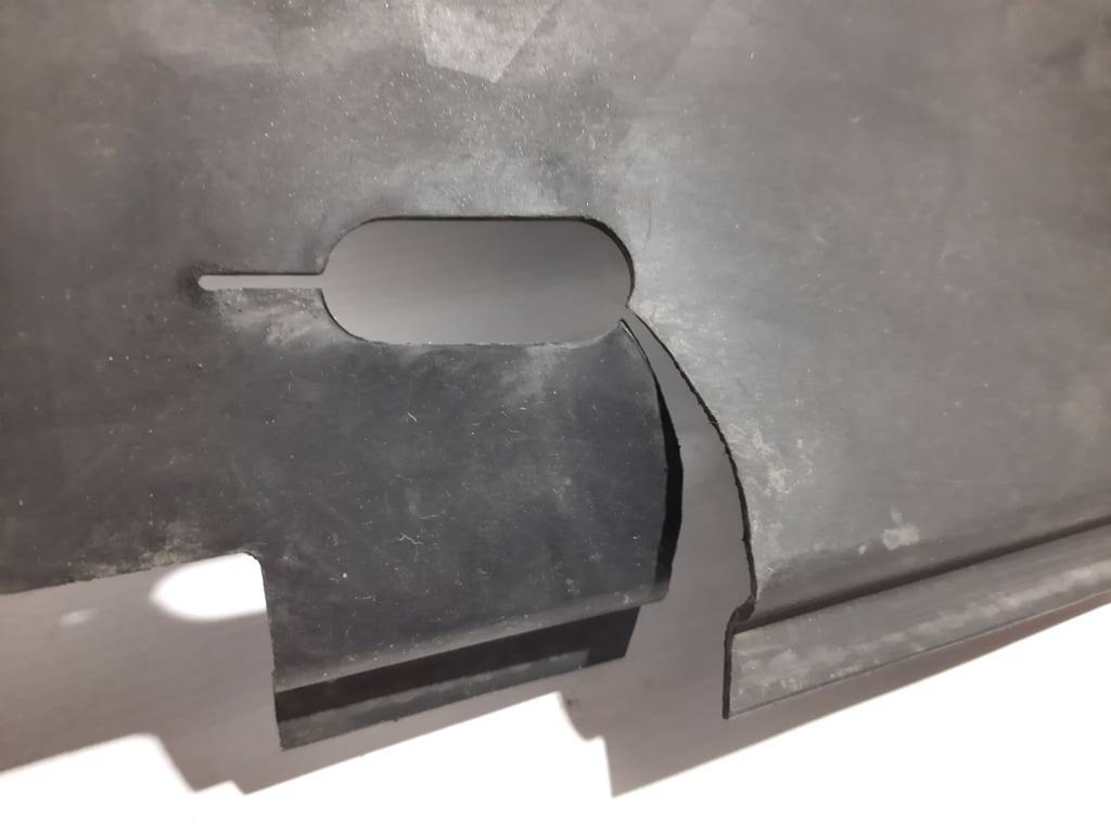 Dart Пильовик радіатора лівий Dodge Dart 2013 68381765AA Dodge Dart 3