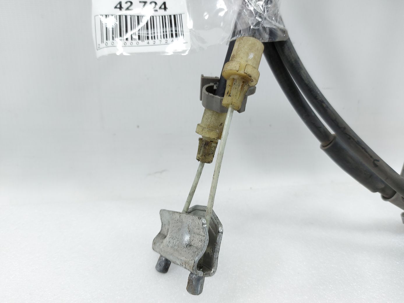 Fiesta Трос гальма стоянки задній Ford Fiesta 2011-2019 AE8Z2A635A Ford Fiesta 3