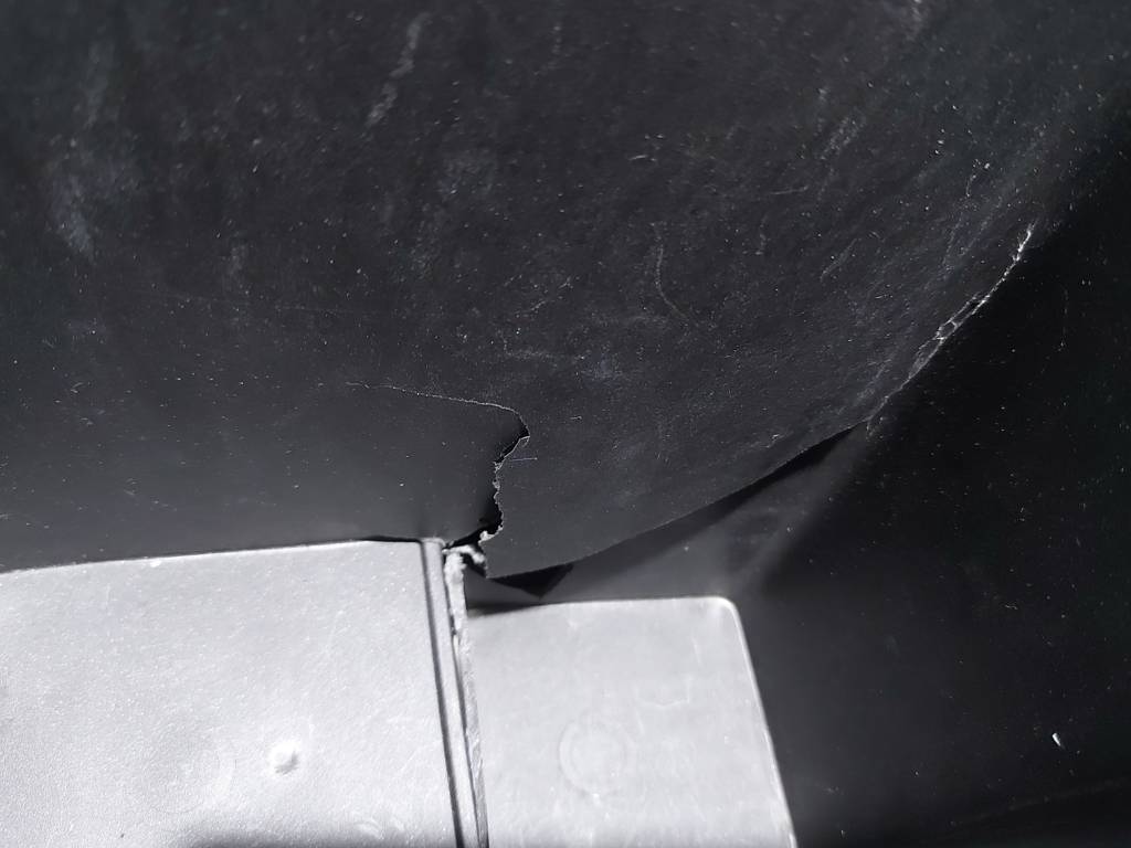 Cruze Консоль центральна Chevrolet Cruze 2016-2017 84037808 Chevrolet Cruze 9 Cruze Консоль центральна Chevrolet Cruze 2016-2017 84037808 Chevrolet Cruze 9