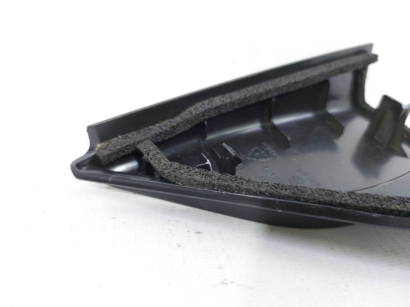 Versa Кутник дверей передньої лівої внутрішній Nissan Versa 2012-2019 802933BA0A Nissan Versa 4