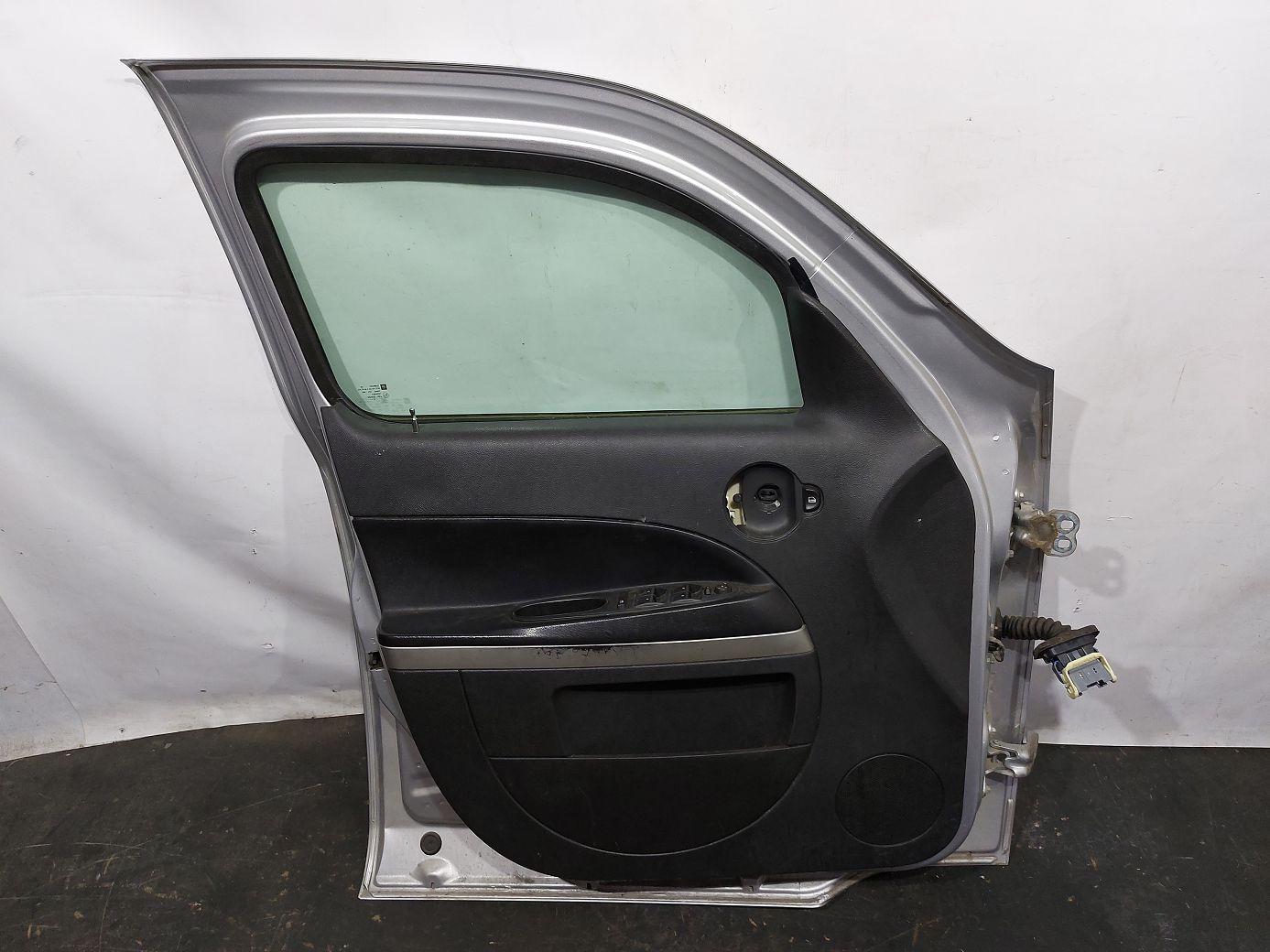 Hhr Дверь передняя левая Chevrolet HHR 2006-2011 20915589 Chevrolet HHR 7