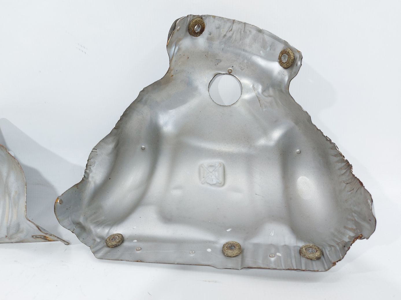 200 limited Захист вихлопного колектора Chrysler 200 Limited 2015-2017 68084282AC Chrysler 200 Limited 9