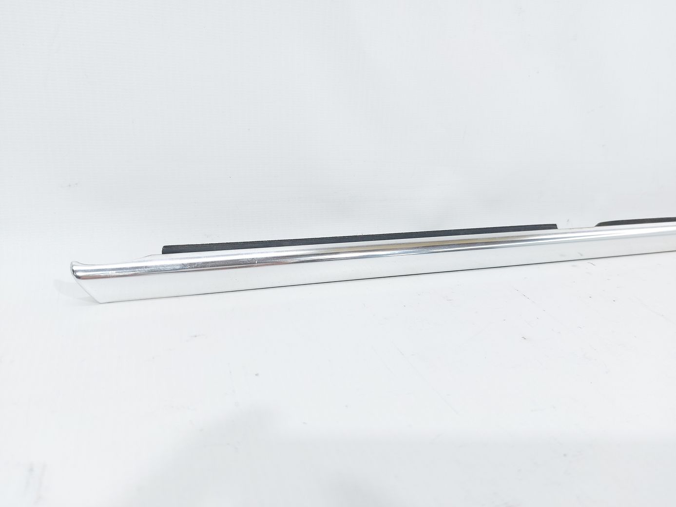 Regal Ущільнювальна гумка скла двері задньої правої зовнішня Buick Regal 2013-2017 22834355 Buick Regal 3