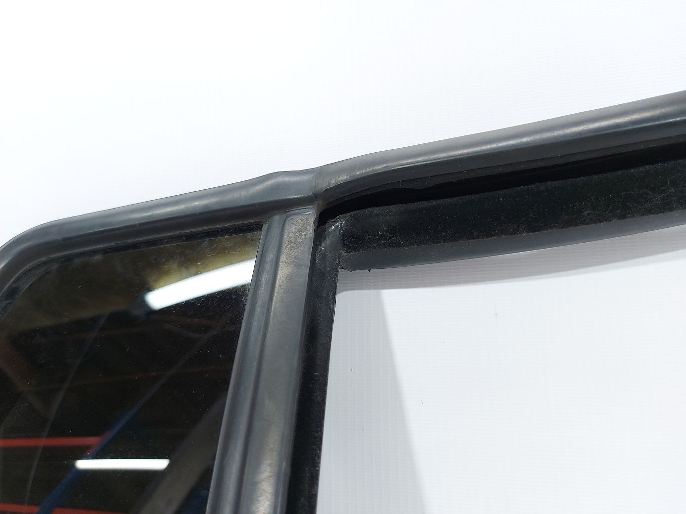 Patriot Направляюча гумка скла (кватирка) двері задньої правої Jeep Patriot 2007-2017 5067772AD Jeep Patriot 4
