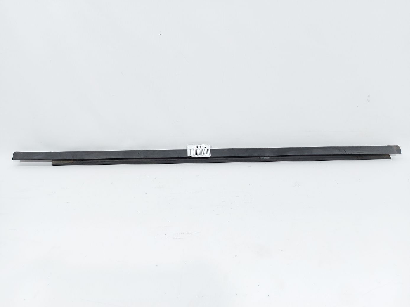 Journey. Уплотнитель стекла наружный двери передней правой Dodge Journey 2009-2020 5076856AI Dodge Journey