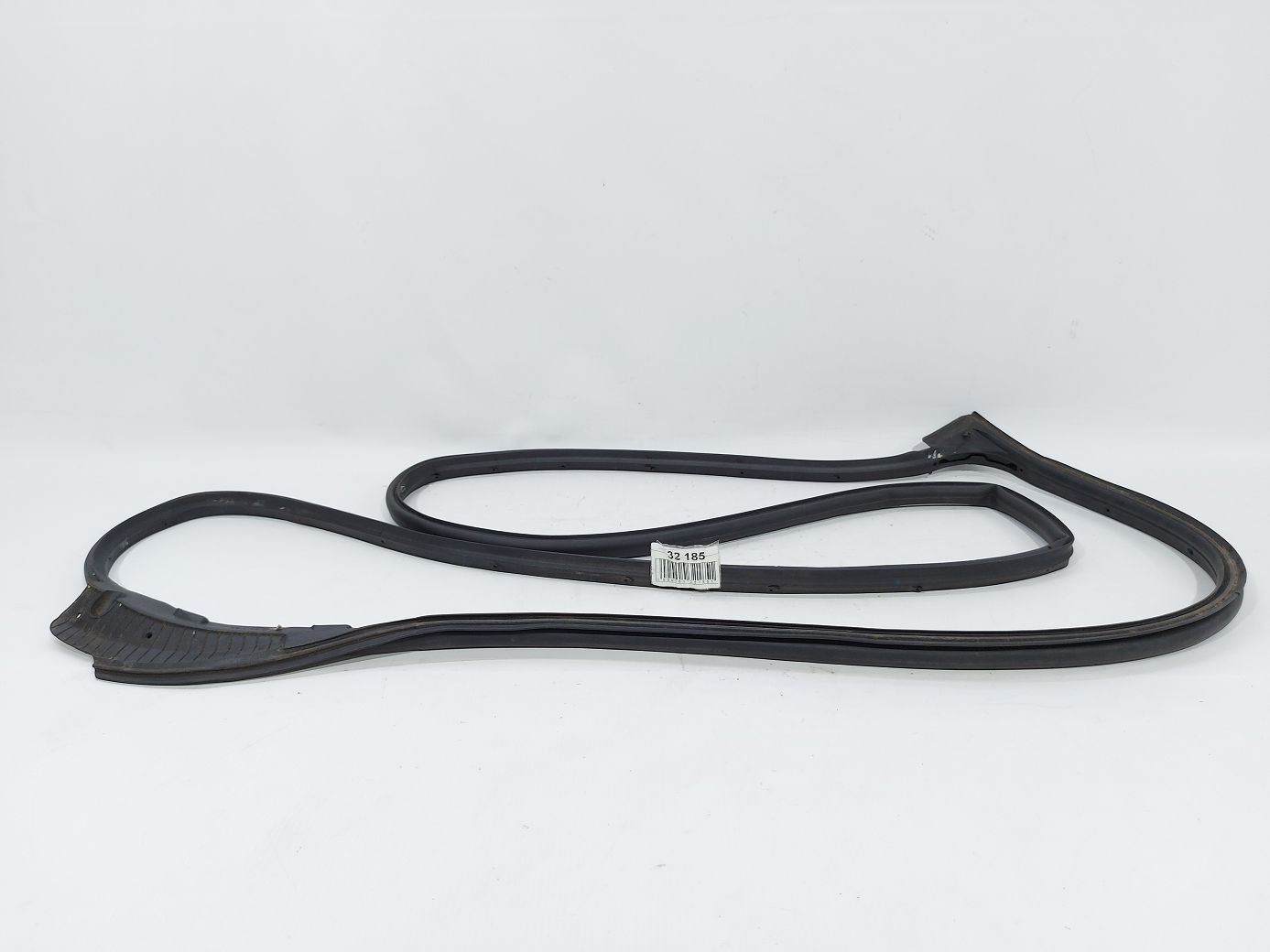 Journey. Уплотнительная резинка двери передней правой Dodge Journey 2009-2020 5076866AD Dodge Journey