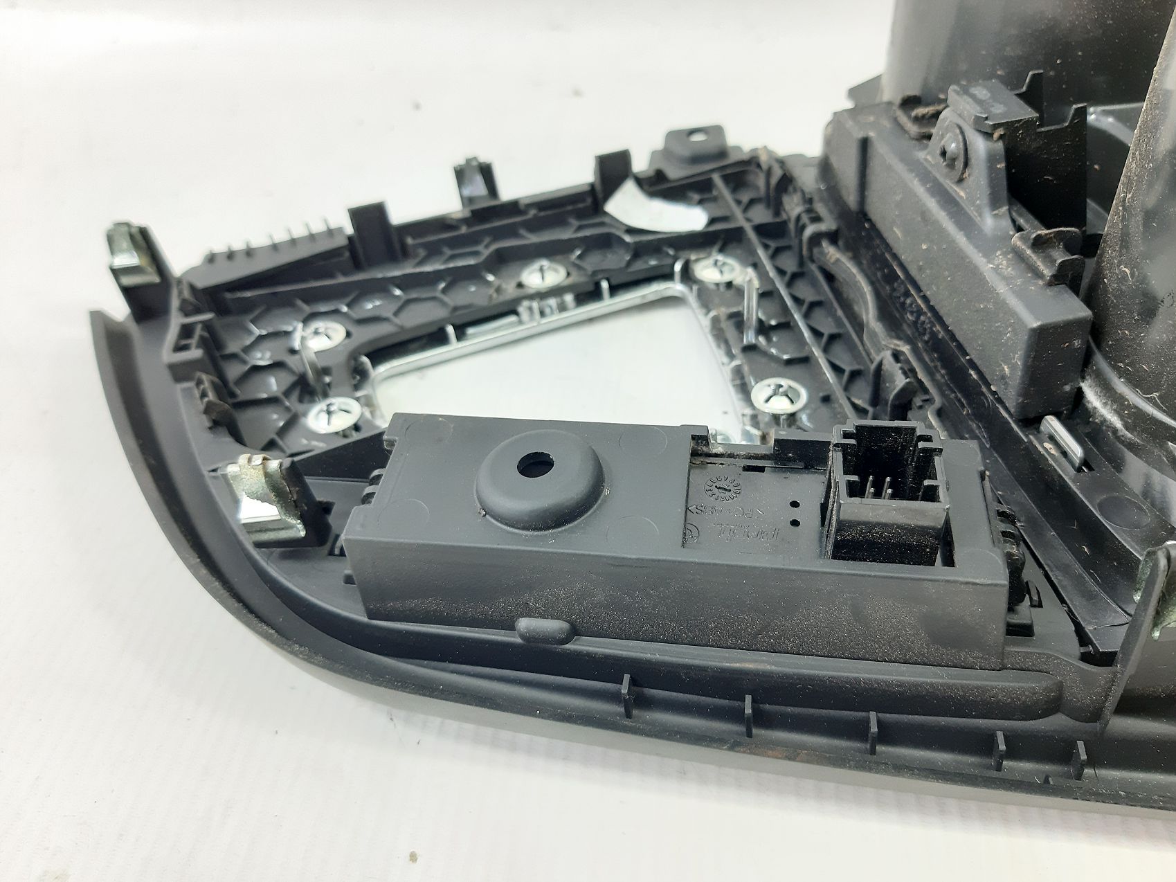 328i xdrive Підсклянник центральної консолі BMW 328i xDrive 2012-2015 51169218925 BMW 328i xDrive 12