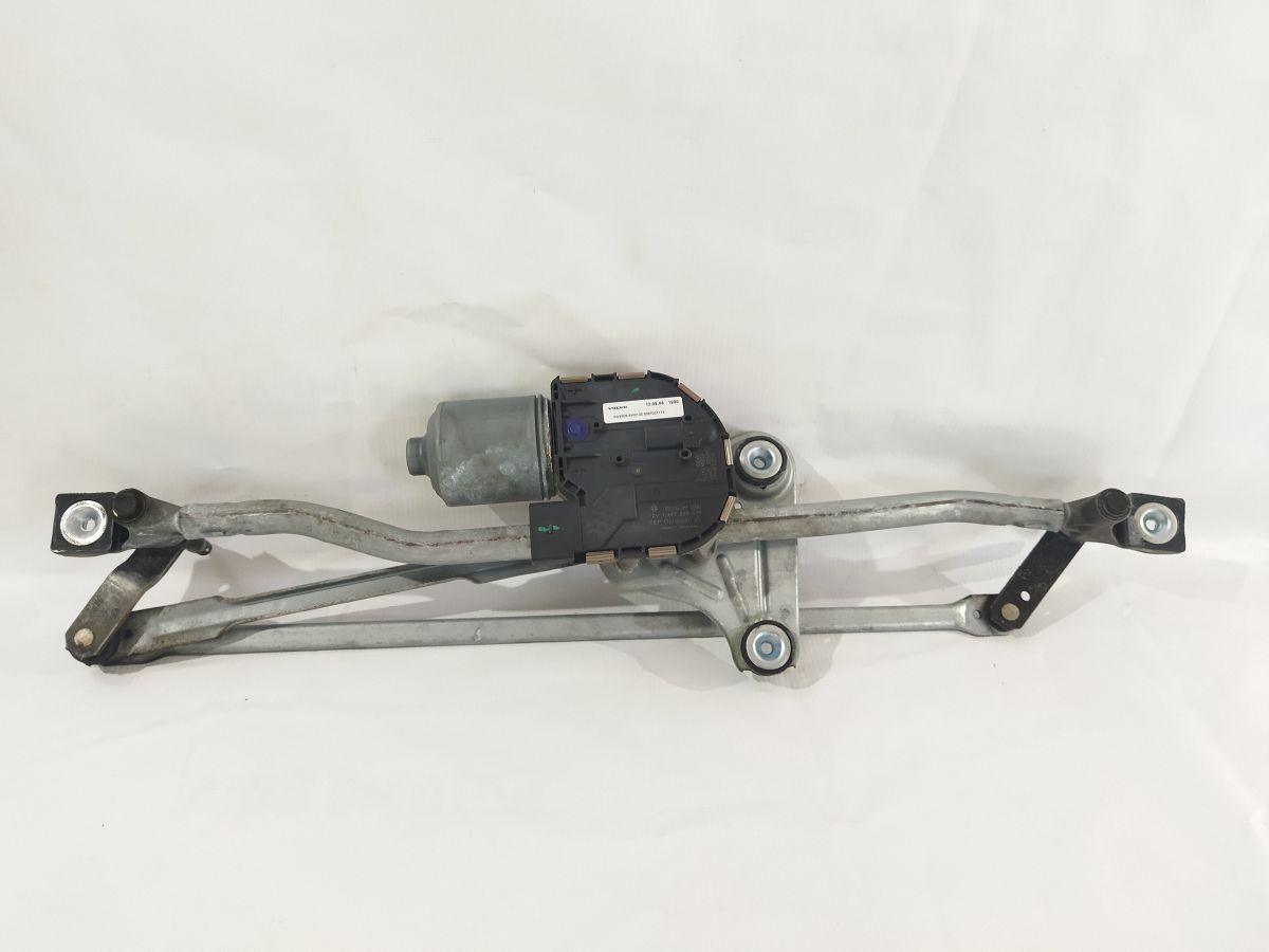 S60. Трапеция рычагов стелоочистителя Volvo S60 2011-2018 30753493 Volvo S60