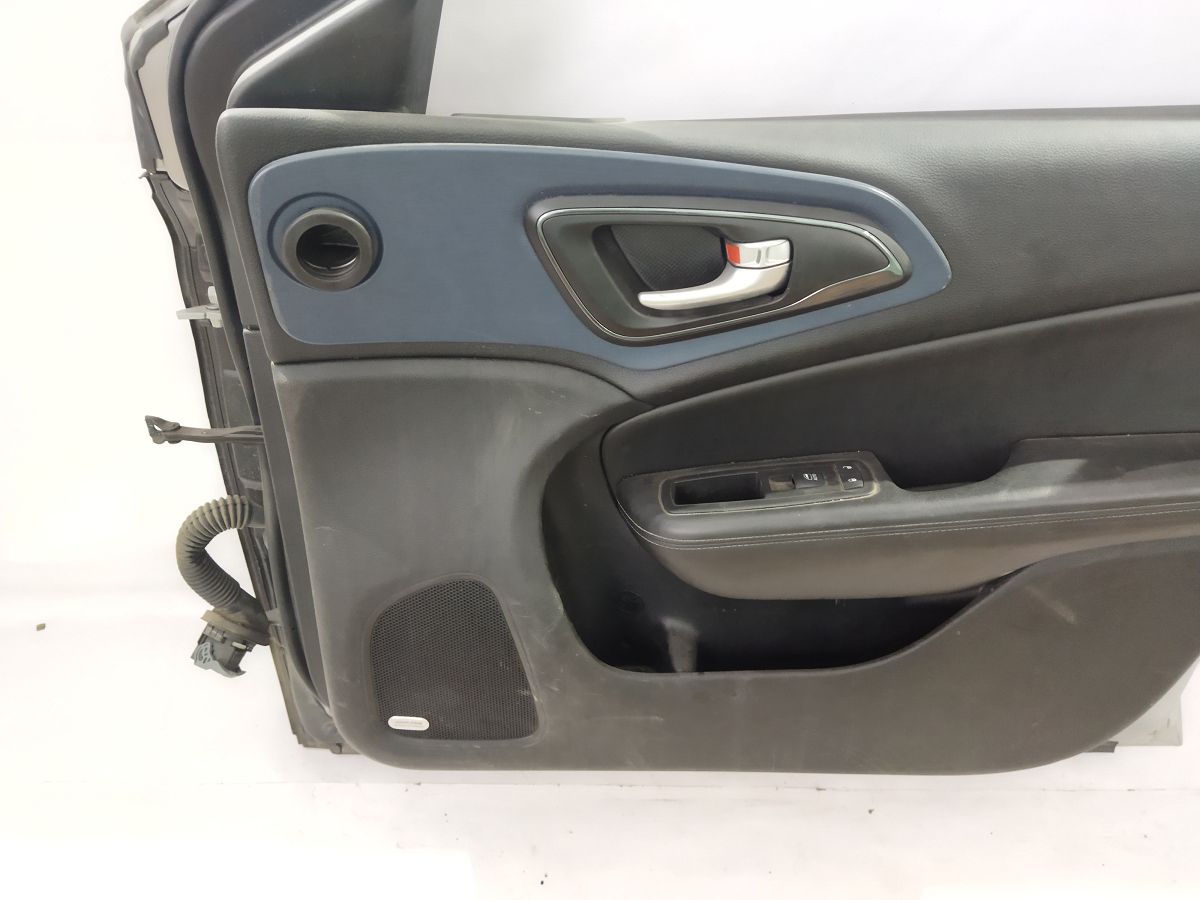 200 Двері передні права Chrysler 200 2015-2017 68248176AC Chrysler 200 13