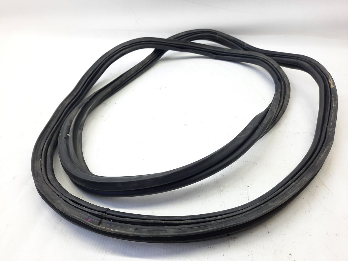 Ats Уплотнительная резинка проема багажника Cadillac ATS 2015-2019 23266493 Cadillac ATS 3