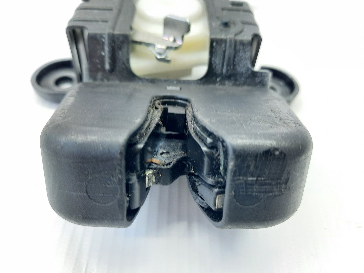 Insight Замок крышки багажника Honda Insight 2010-2014 74801TM8J03 Honda Insight 5