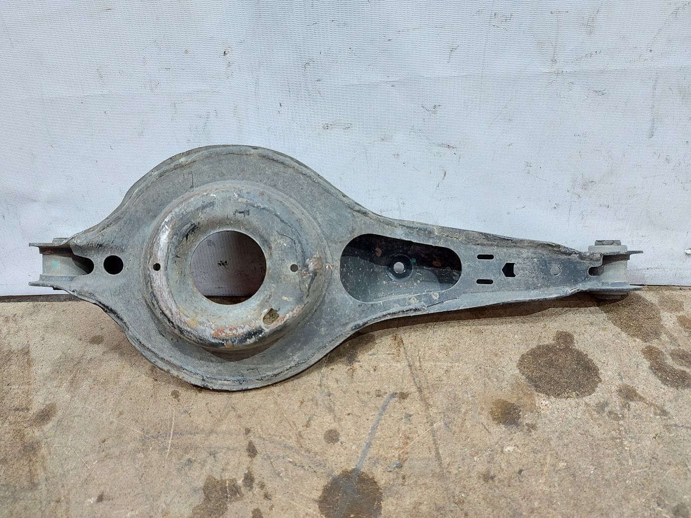 C-max Рычаг задний левый/правый нижний под пружину Ford C-Max 2013-2018 FV6Z5500A Ford C-Max 5