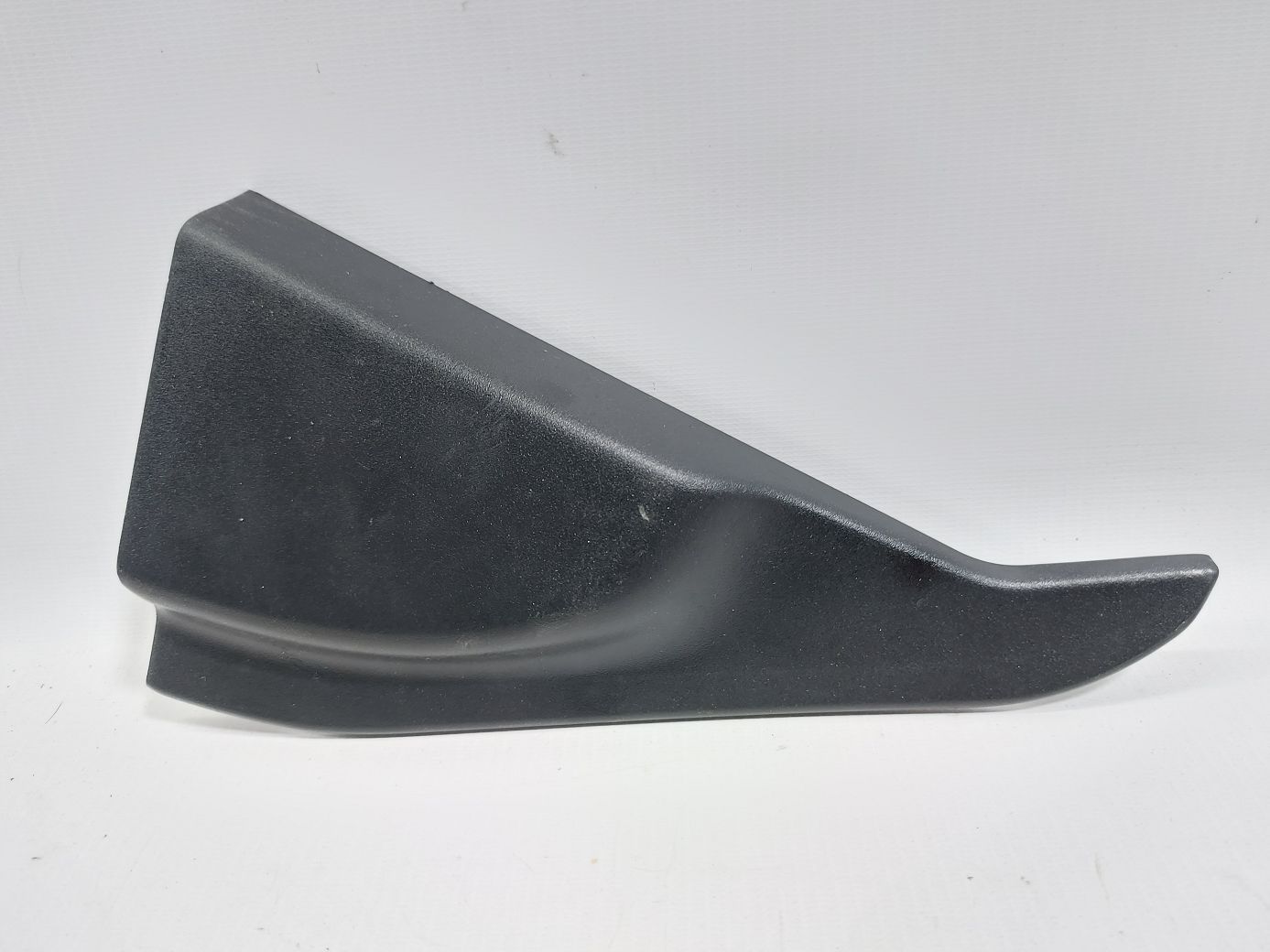 Juke. Кутник дверей задньої правої внутрішній Nissan Juke 2011-2017 802921KA0A Nissan Juke