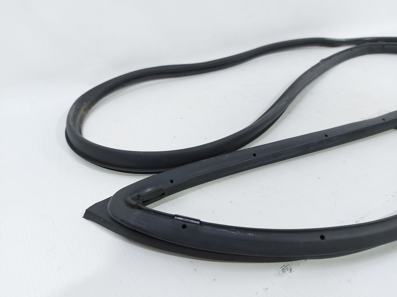 Forte Уплотнительная резинка двери передней правой Kia Forte 2014-2016 82140A7000 Kia Forte 3