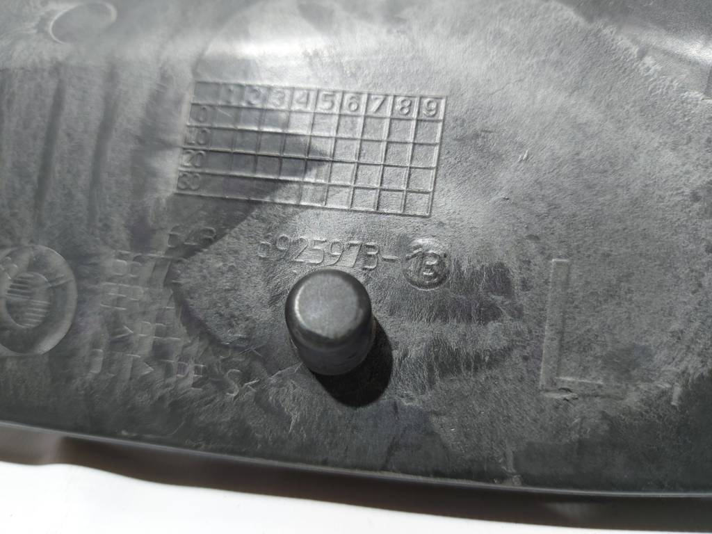 328i xdrive Накладка під лобове скло ліва BMW 328i xDrive 2006-2015 64316925973 BMW 328i xDrive 2