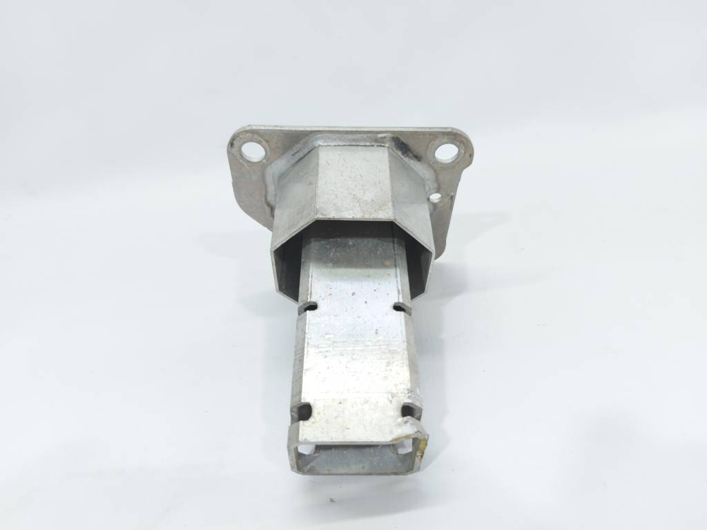 Dart Кронштейн усилителя переднего правый Dodge Dart 2014-2016 68187810AB Dodge Dart 8