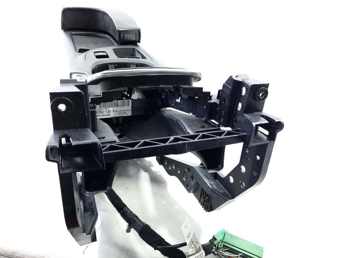 Regal Консоль центральна Buick Regal 2012-2017 22742366 Buick Regal 10