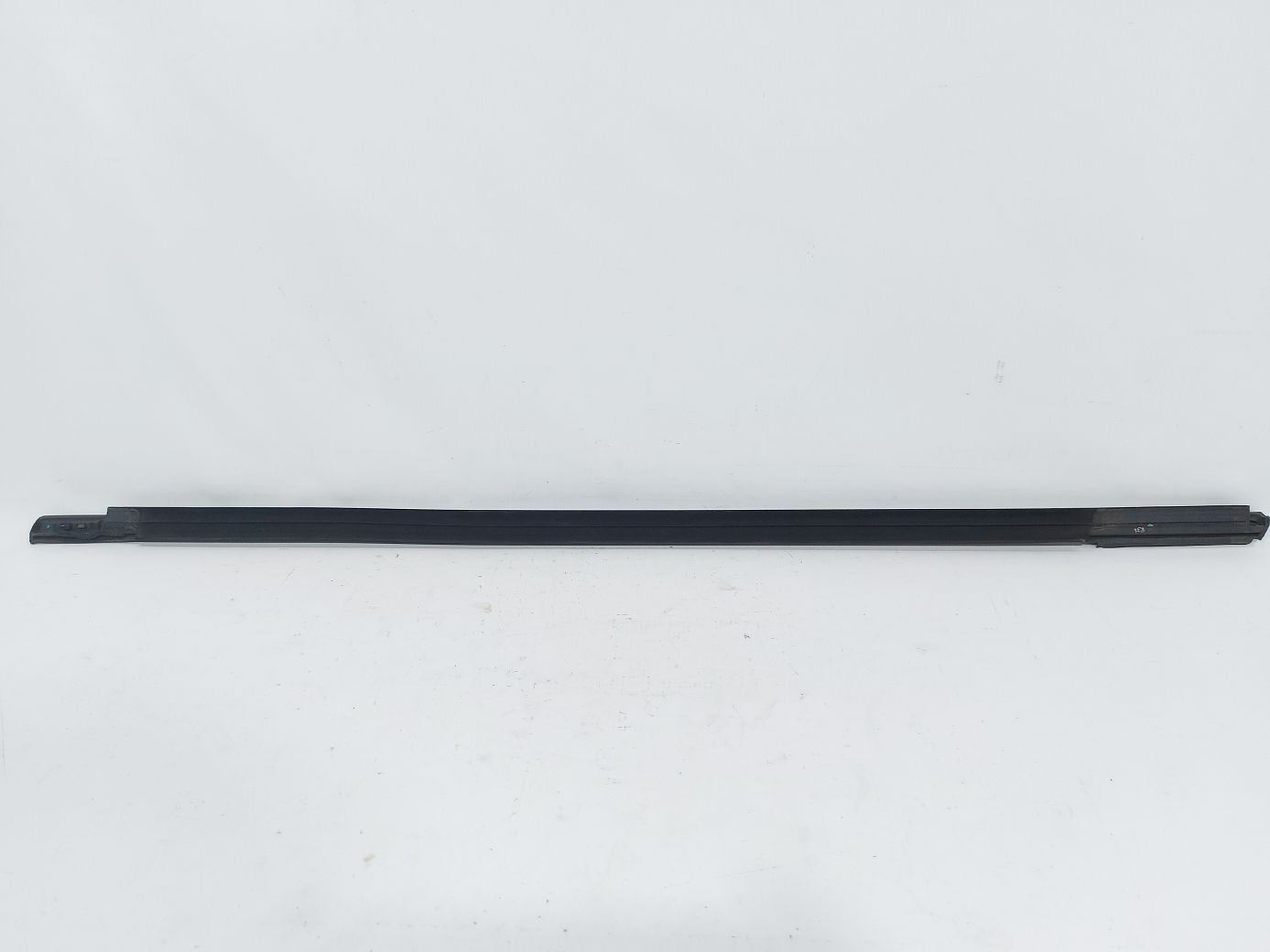 Focus Ущільнювальна гумка скла двері передньої правої зовнішня Ford Focus 2012-2018 BM5Z5821452A Ford Focus 4