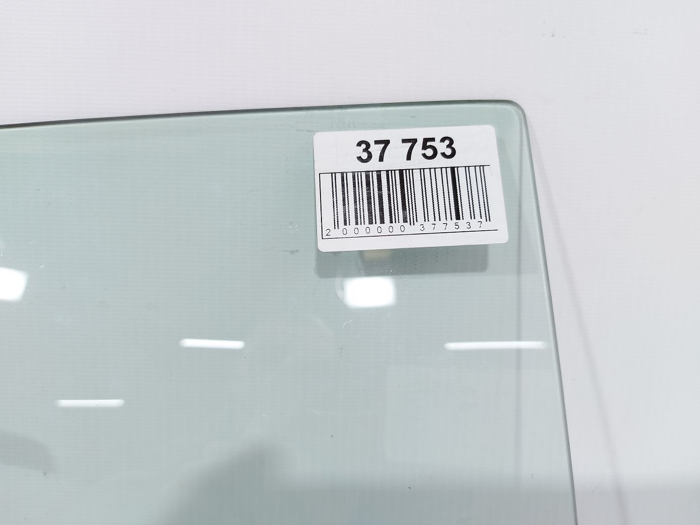 Veloster Скло дверей задньої правої Hyundai Veloster 2012-2017 834212V000 Hyundai Veloster 5