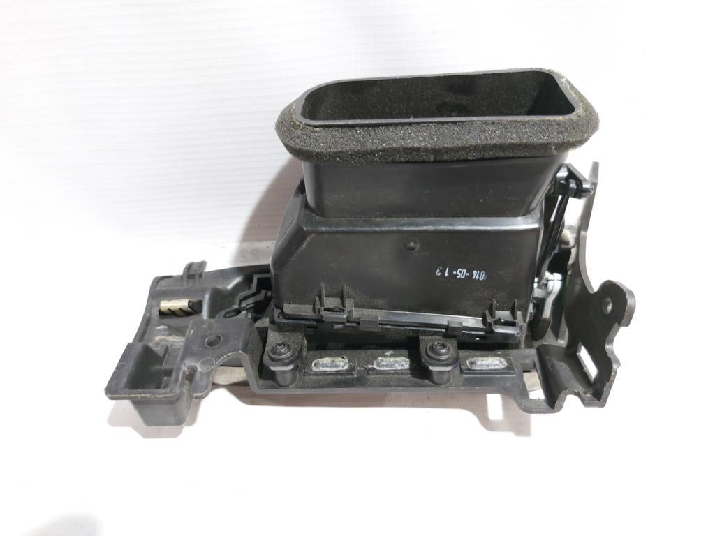 Ats Решітка повітроводу ліва Cadillac ATS 2013-2015 20886818 Cadillac ATS 4