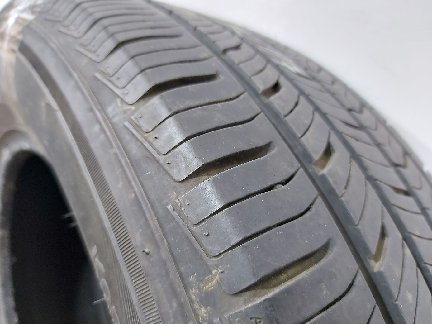 Всесезонные шины Гума Hankook Kinergy 235/60R17 ( Dodge ) 8